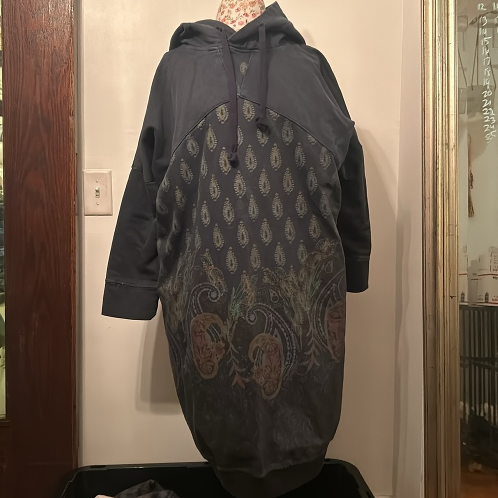 Beautiful Monthorigin NWT Sweatshirt.